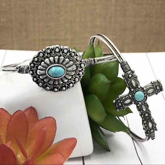 🌼Turquoise Concho or Cross Bangle Bracelet - Picture 1 of 4
